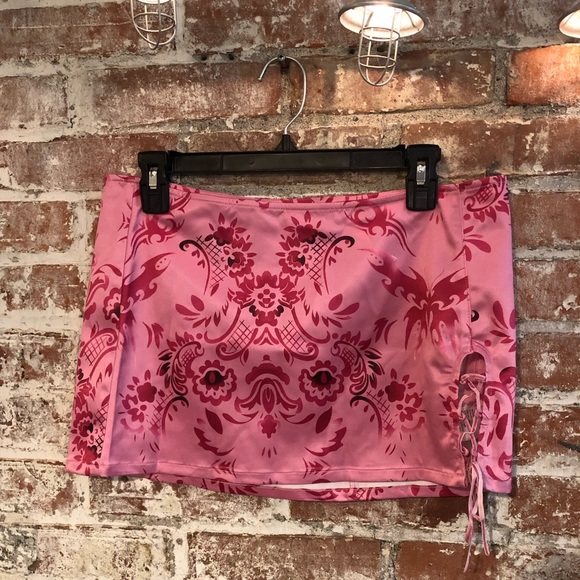 Urban Outfitters NWT Satiny Pink Mini Skirt, Medium - Picture 3 of 5